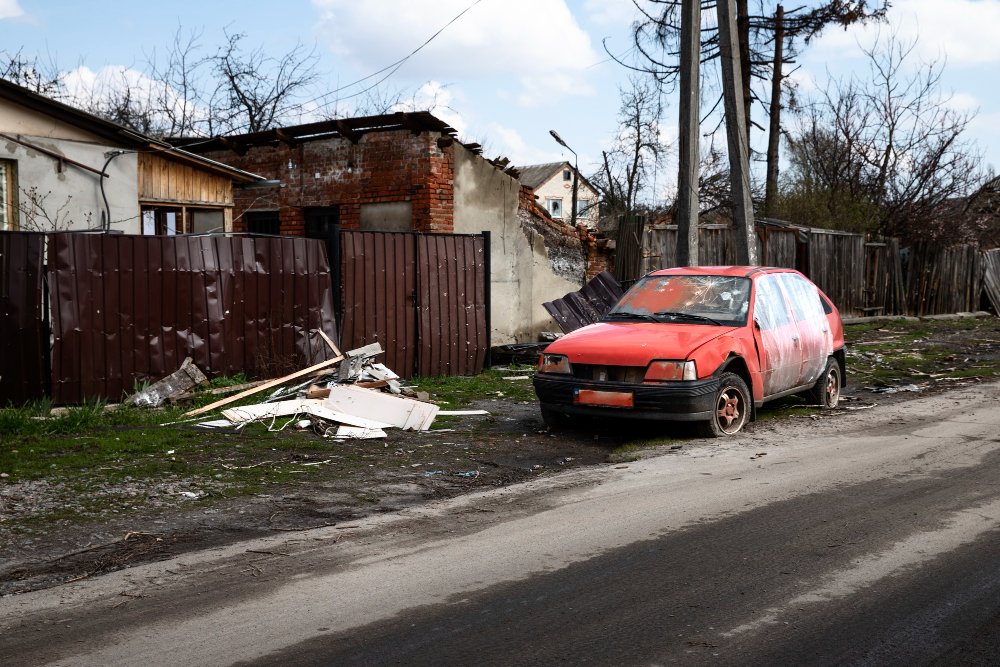broken red car russian s war ukraine